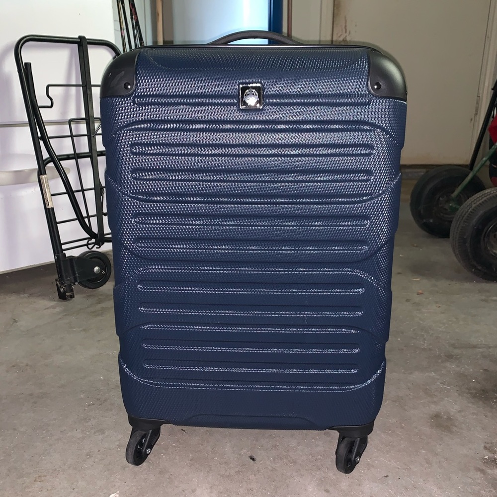 Skyline 20" hard side suitcase